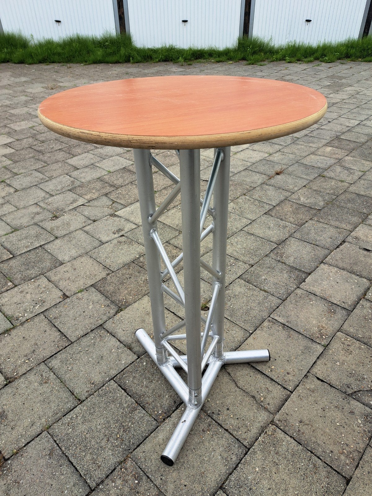 Truss statafels, Ophalen