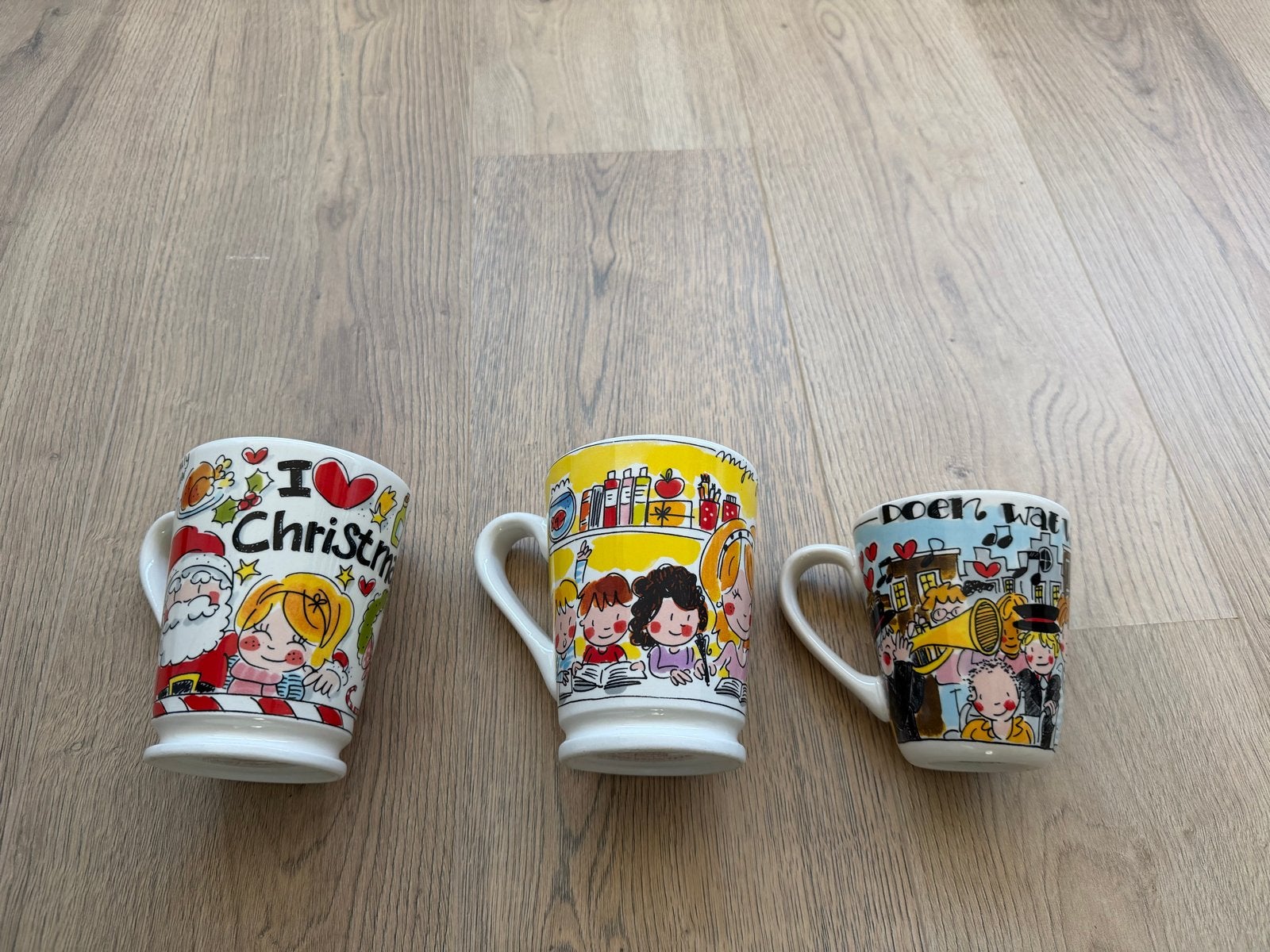 3 Blond Amsterdam koffie/thee mokken: Kerst, Leger des Heils, Ophalen of Verzenden, Gebruikt, Meerkleurig, Steen/keramiek