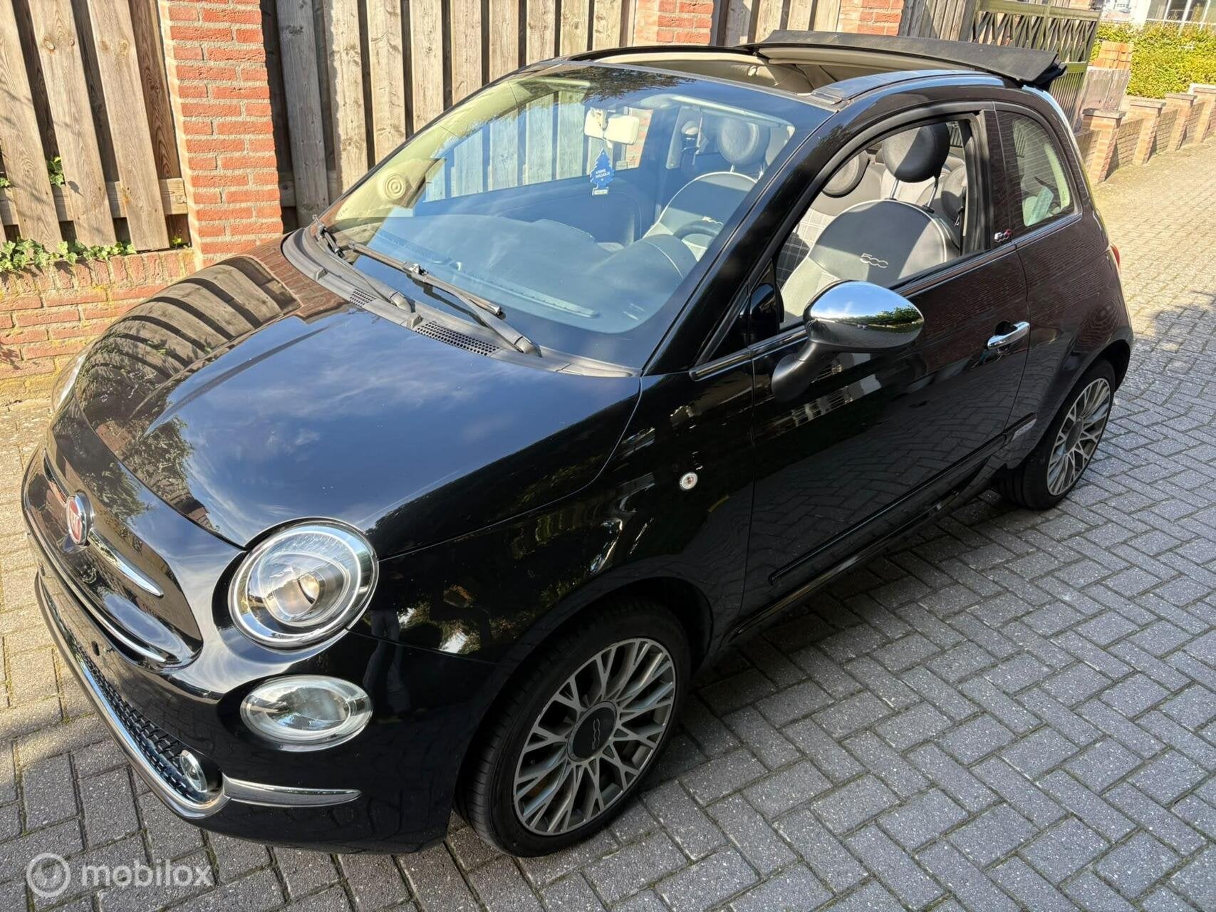 Fiat 500 C 1.2 Lounge met lichte rechter voorschade, Auto diversen, 1242 cc, Zwart, -, Handgeschakeld