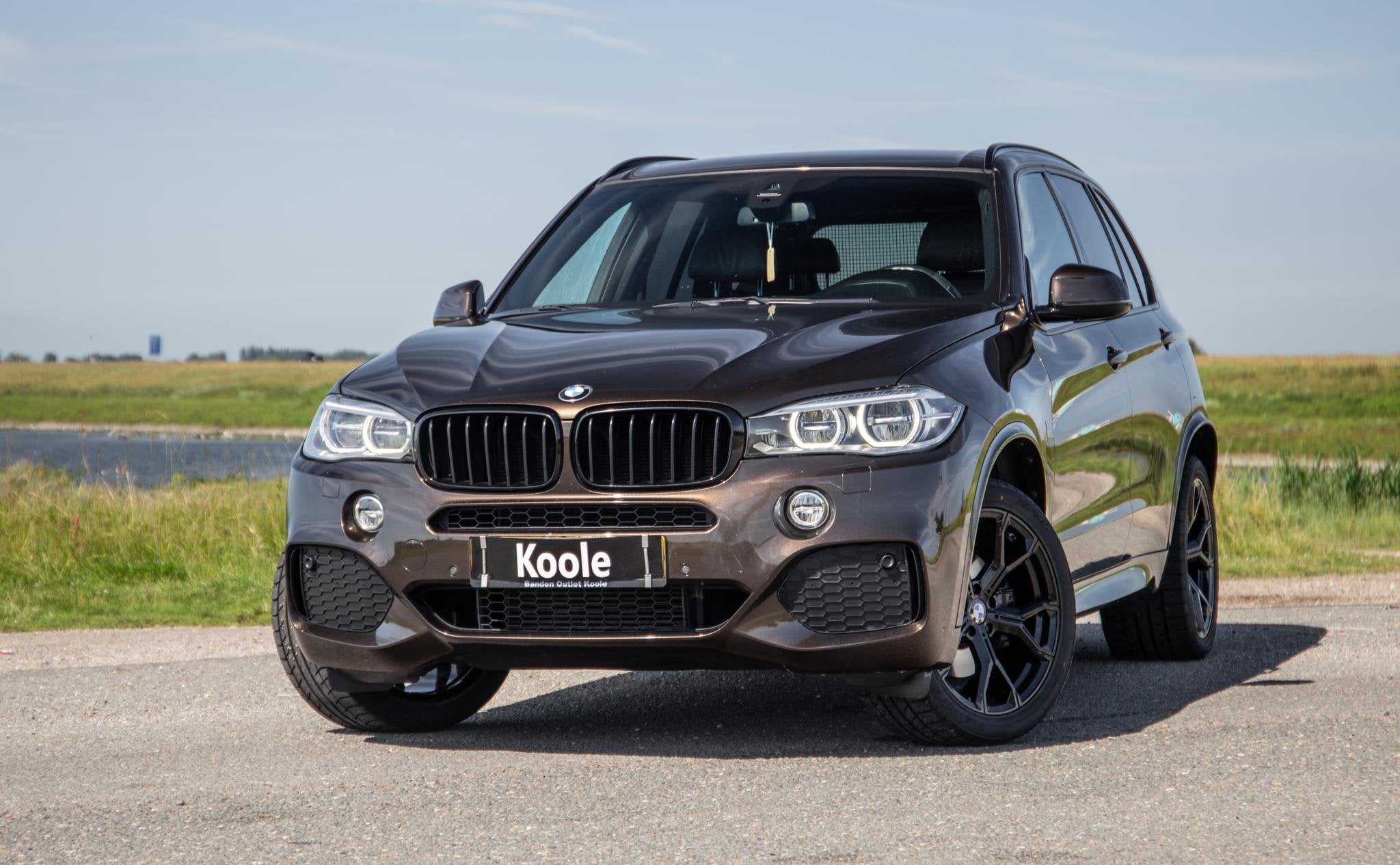 BMW X5 xDrive35i High Executive M PAKKET / SOFT CLOSE / STOE, Auto's, 2005 kg, Gebruikt, Bruin, Overige kleuren
