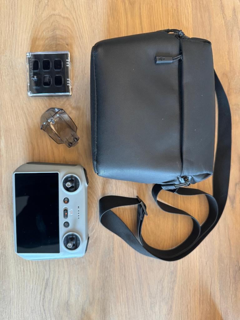 DJI RC RM330 + Freewell ND filters + Tas. exclusief drone, Audio, Tv en Foto, Drones, Ophalen, 30 tot 45 minuten, Cameradrone