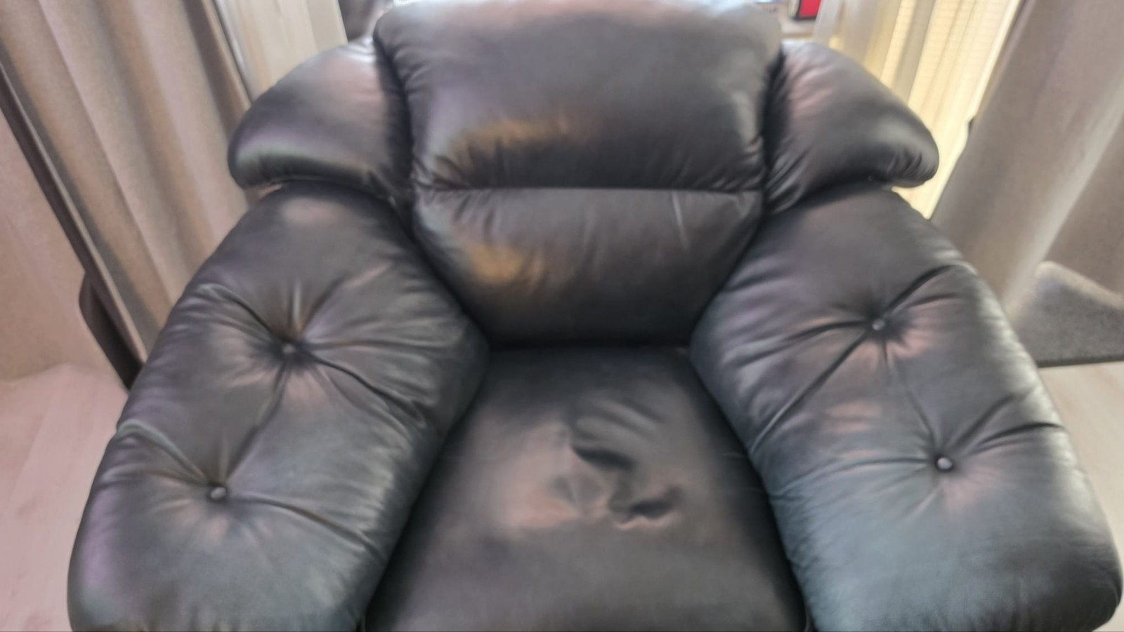 Foto 9 van Originele Springvale Leather Chesterfield Set uit 2014!