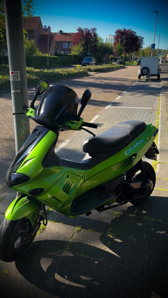 Gilera runner 70cc brom geen wok met sleutels, Ophalen, Zo goed als nieuw, Tweetakt, Overige modellen