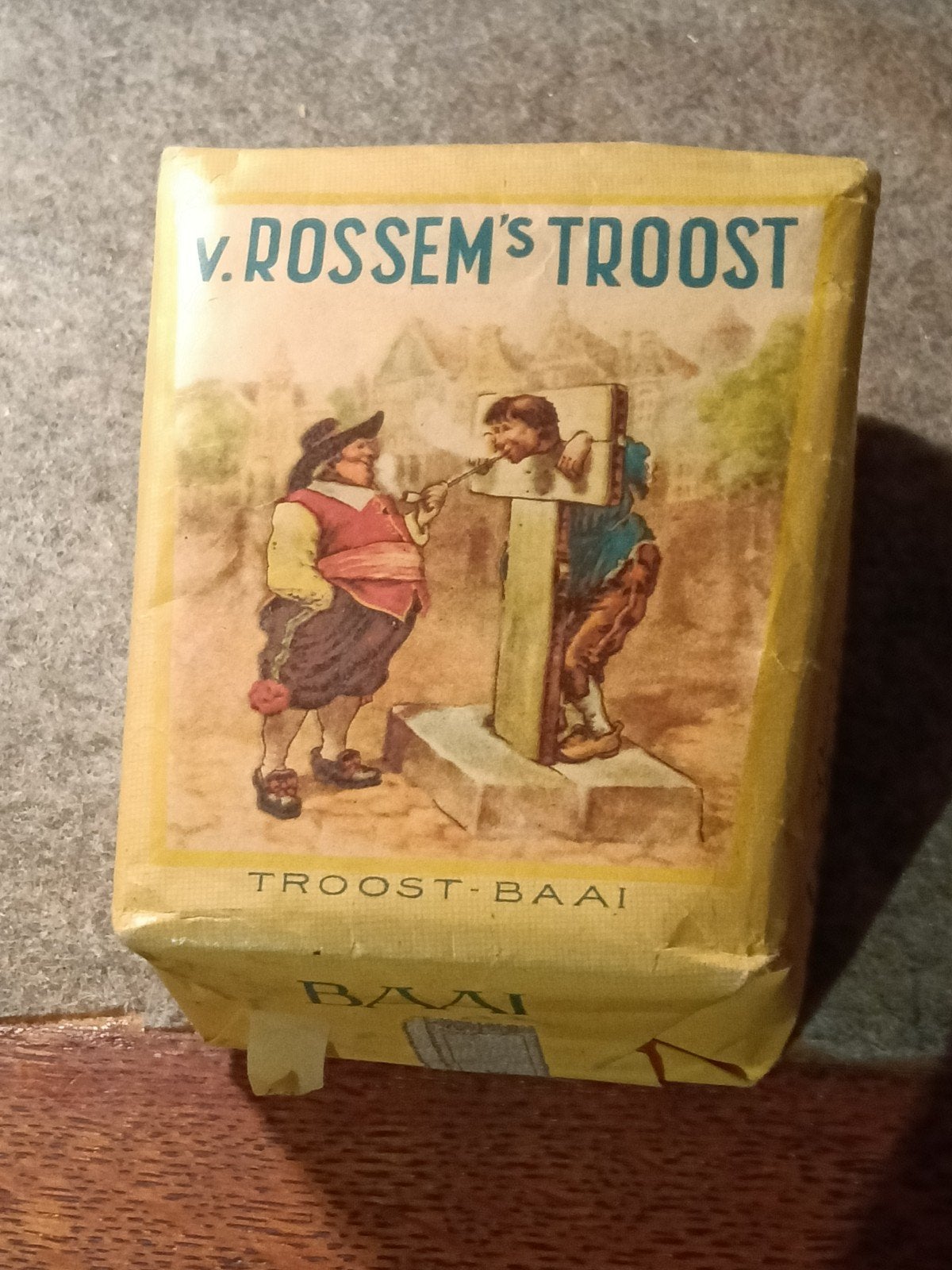 Pijp Tabak v Rossems Troost 1958 Rotterdam, Verzamelen, Rookartikelen, Aanstekers en Luciferdoosjes, Ophalen of Verzenden, Zo goed als nieuw