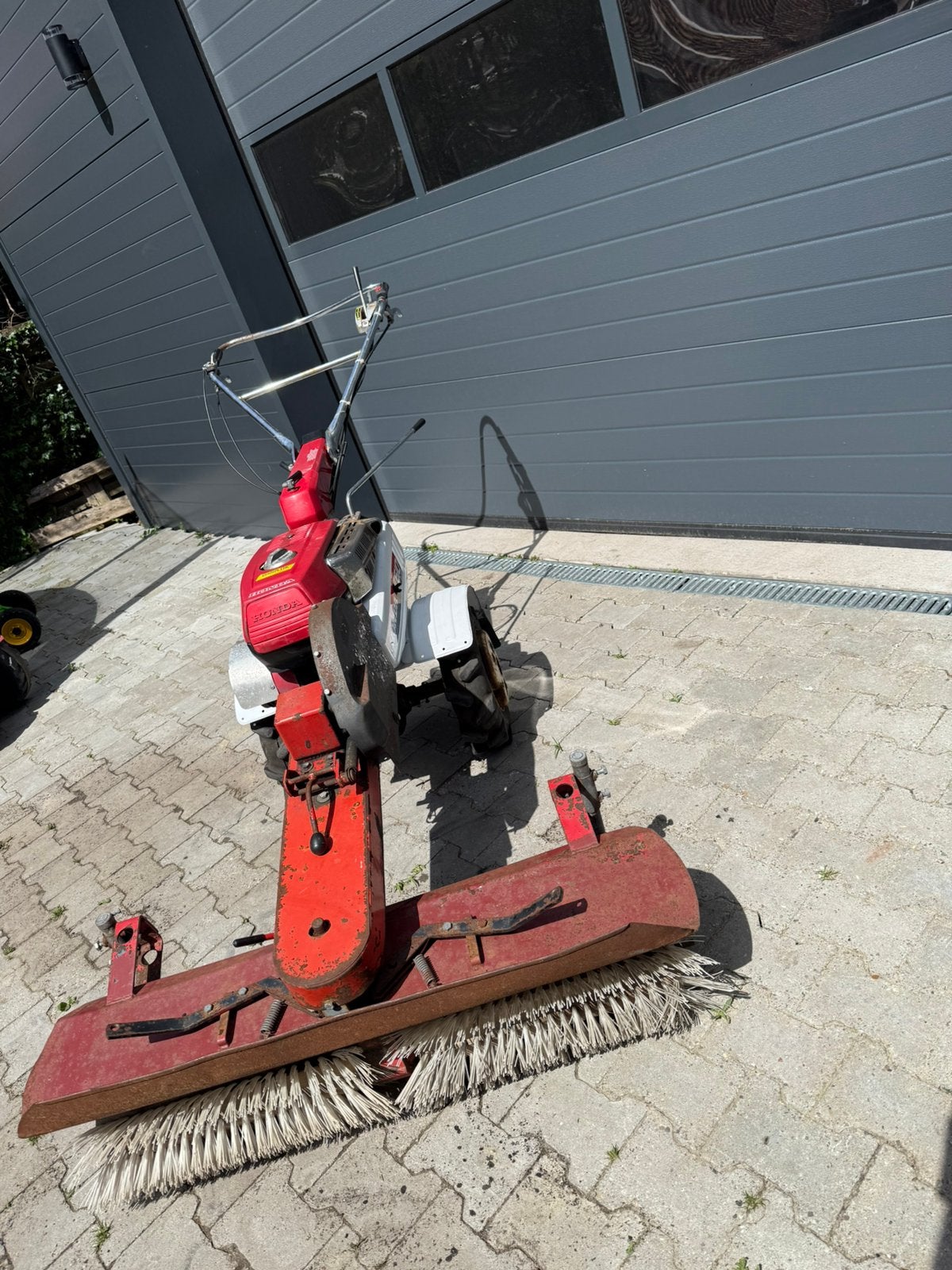 Honda F610 tuin trekker met veeg aanbouw deel, Ophalen, Gebruikt, Benzine, Tuinfrees
