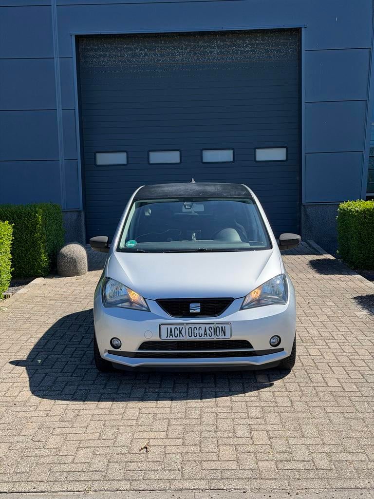 Seat Mii 1.0 44KW 2014 Grijs, Voorwielaandrijving, USB, Stof, Zwart