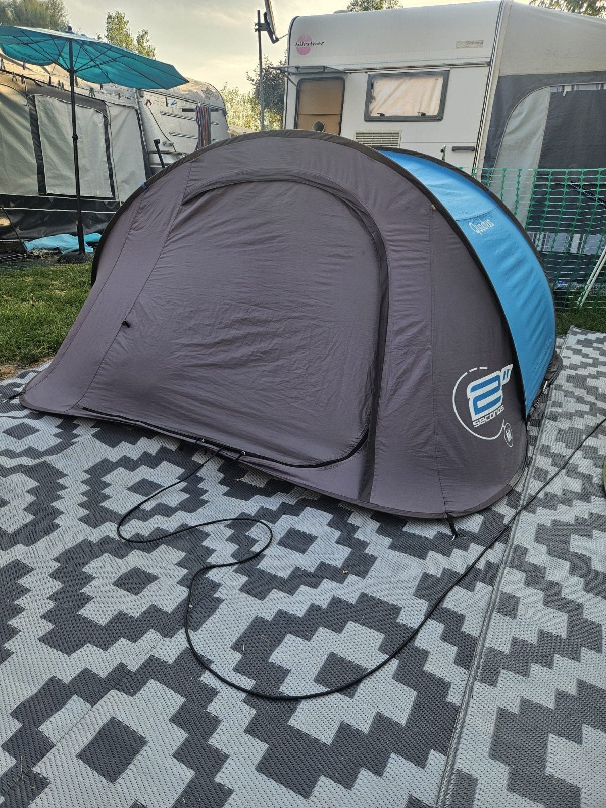 Quechua 2 seconds pop up tent 3 persoons, Ophalen, Zo goed als nieuw, Tot en met 2