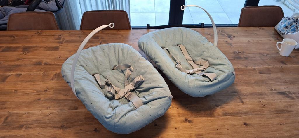 Stokke Babyschaal met speelboog en extra hoes, Ophalen, Gebruikt