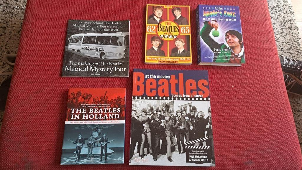 Beatles 5 boeken, Verzamelen, Ophalen of Verzenden, Zo goed als nieuw, Boek, Tijdschrift of Artikel