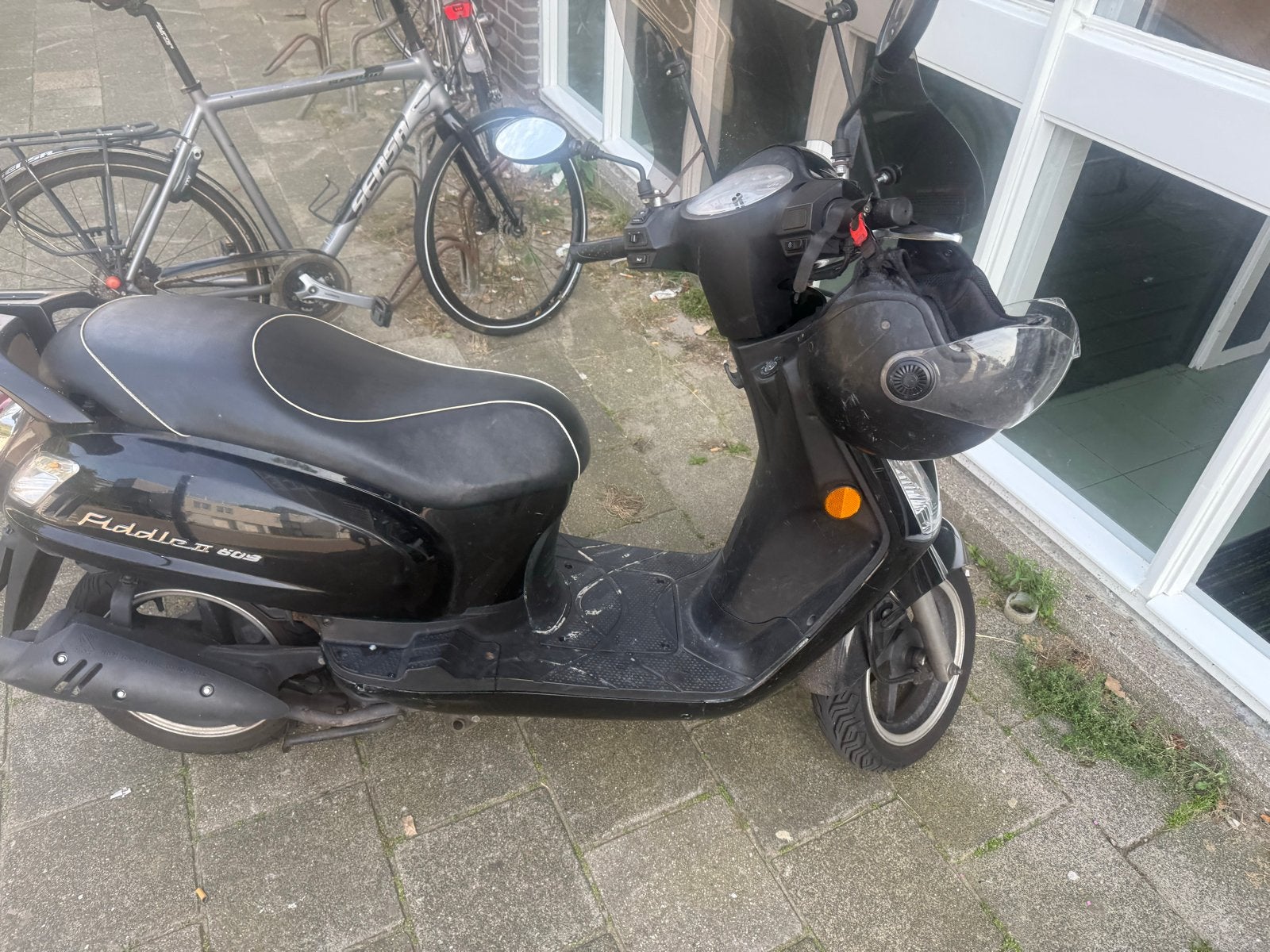 SYM Fiddle II Scooter - Zwart, Goede Staat, Gebruikt, Maximaal 45 km/u, Ophalen of Verzenden, Benzine