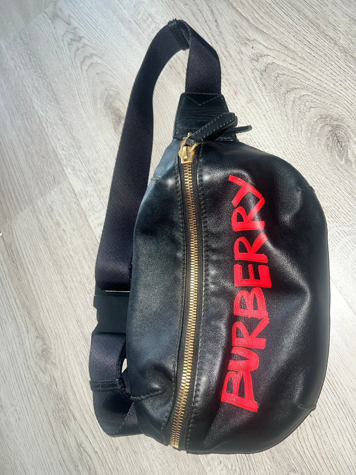 Burberry Medium Graffiti Print Leather Bum Bag, Ophalen of Verzenden, Gebruikt, Zwart