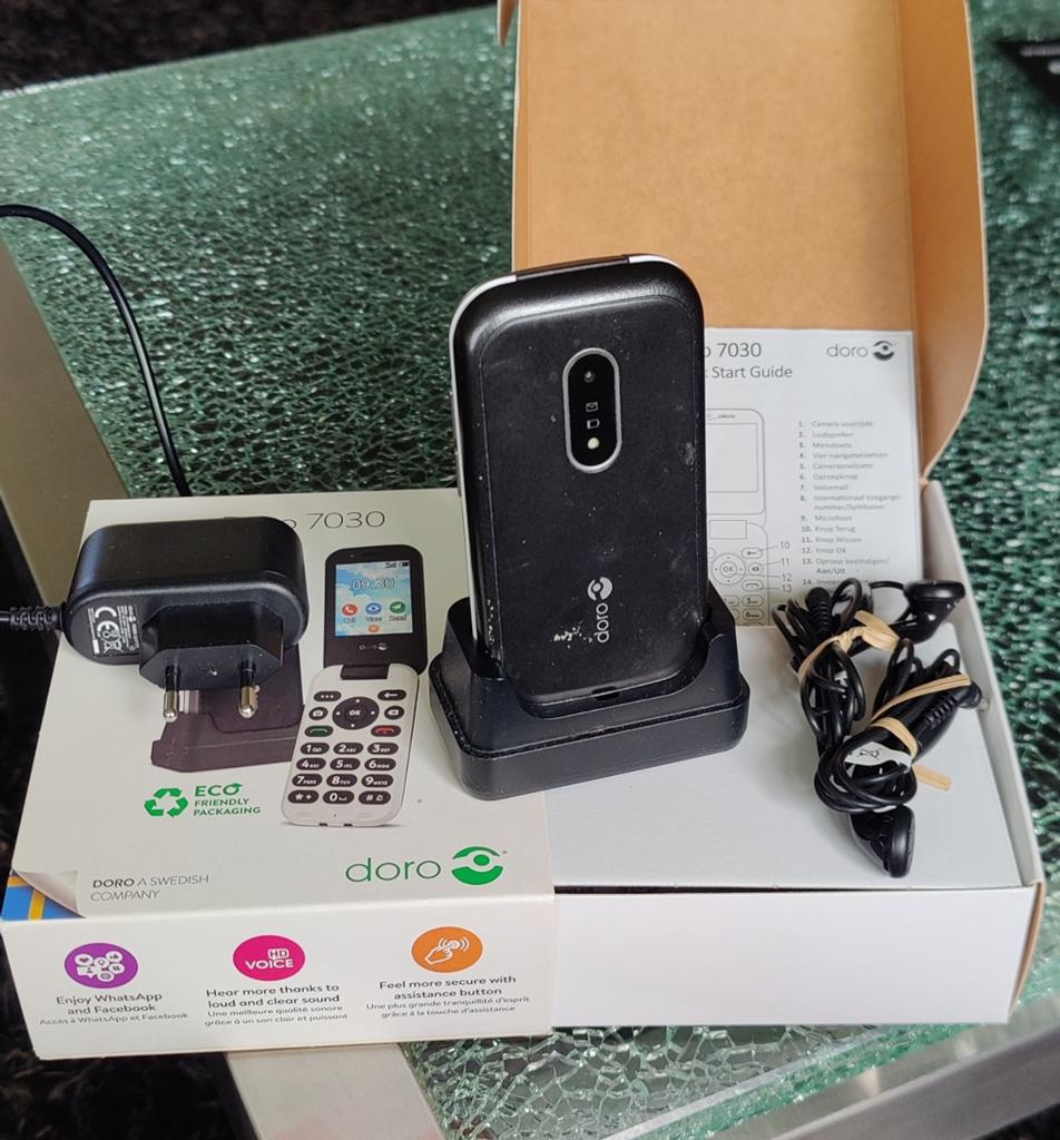 Doro 7030 senioren klaptelefoon, Telecommunicatie, Mobiele telefoons | Nokia, Ophalen, 3 tot 6 megapixel, Zwart, Inklapmodel