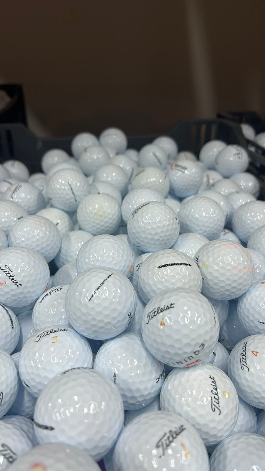 50 Stuks Titleist Velocity Golfballen AAAA, Sport en Fitness, Golf, Ophalen of Verzenden, Zo goed als nieuw, Bal(len)