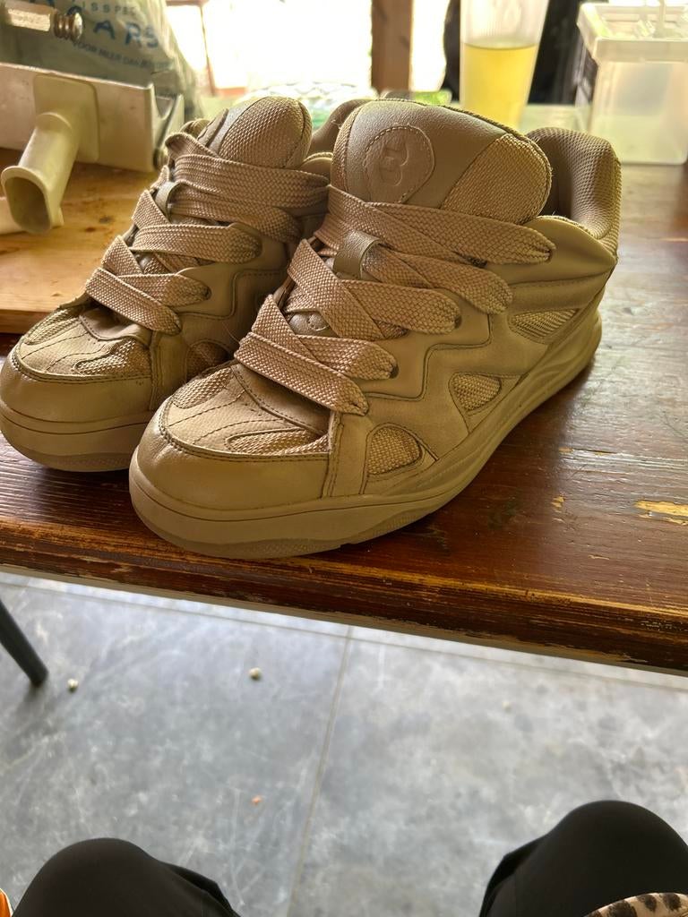 Comfortabele beige sneakers bershka-  42, Kleding | Dames, Schoenen, Ophalen of Verzenden, Zo goed als nieuw, Beige, Sneakers of Gympen