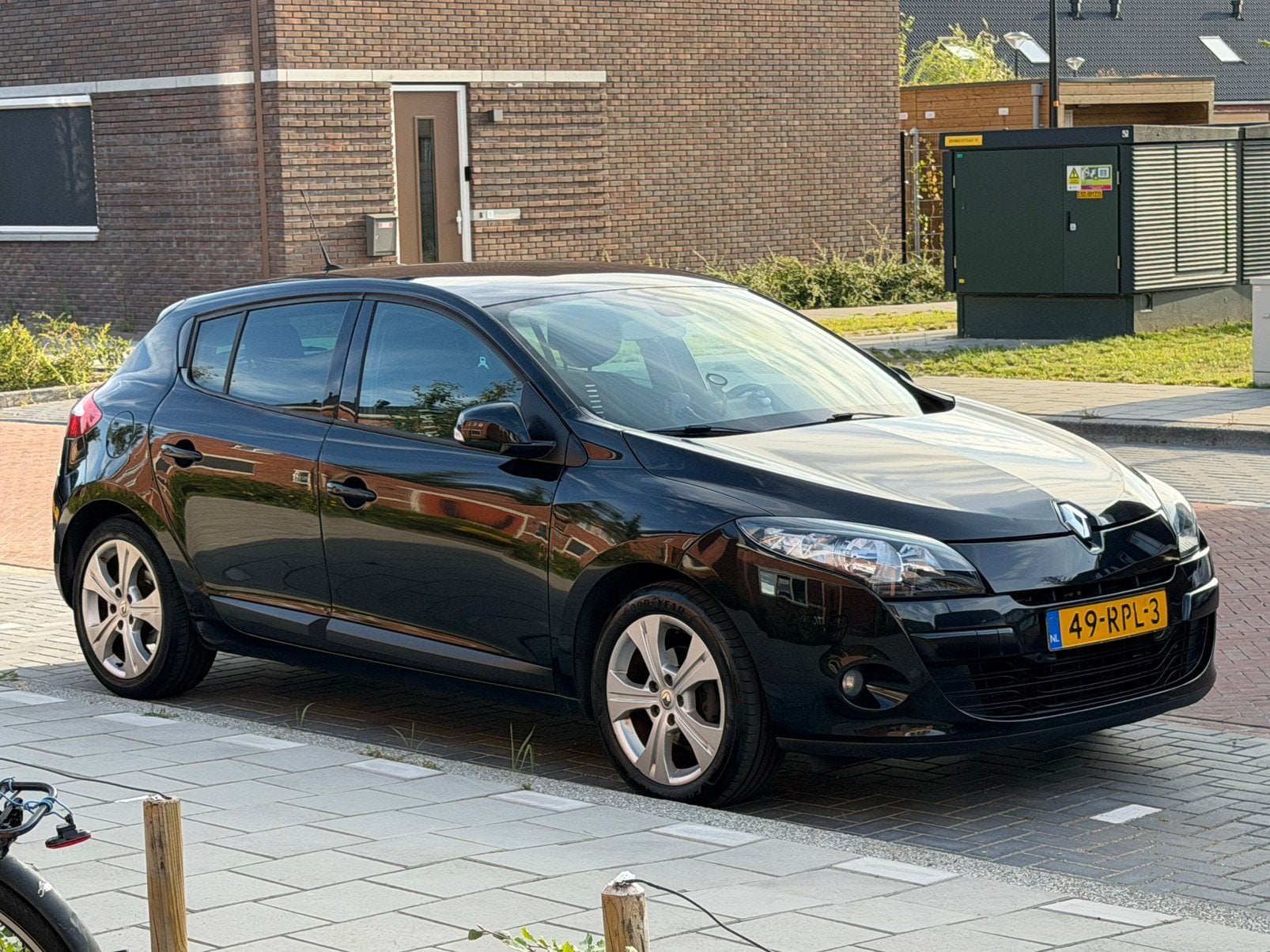 Renault Mégane  Nieuw APK /NAVI/CRUISE/CLIMA/PARKEERSENSOR, Auto's, Voorwielaandrijving, 4 cilinders, Zwart, Origineel Nederlands