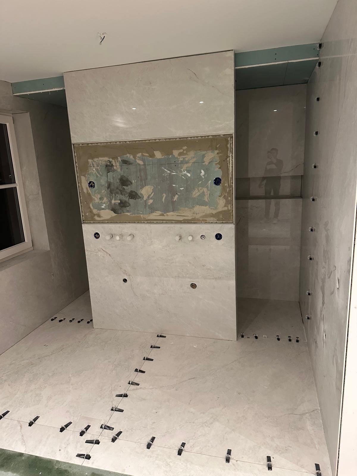 Tegelzetter – Badkamer, Vloer & Wandtegels
