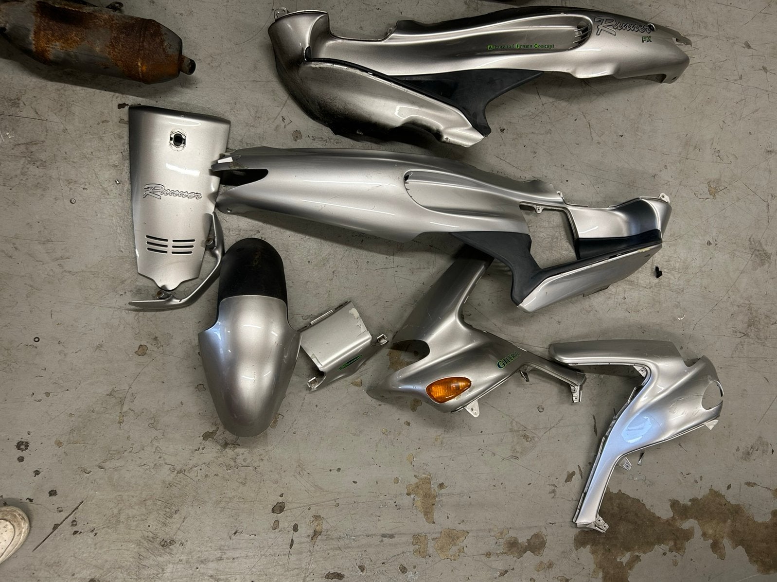 Runner kappenset, Auto-onderdelen, Uitlaatsystemen, Ophalen, Gilera, Gilera, Gilera