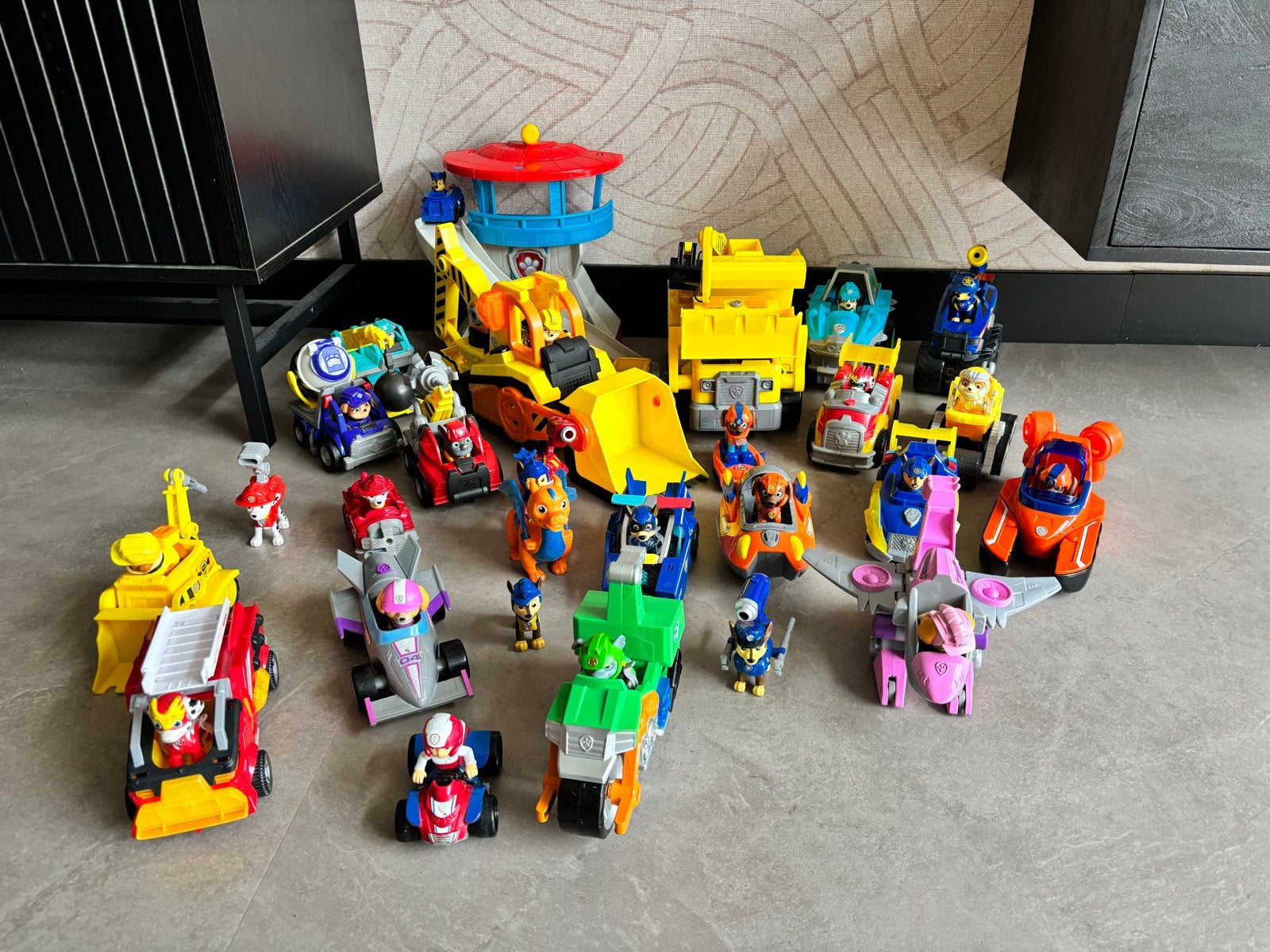 Grote Paw Patrol collectie met voertuigen en figuren, Ophalen, Gebruikt
