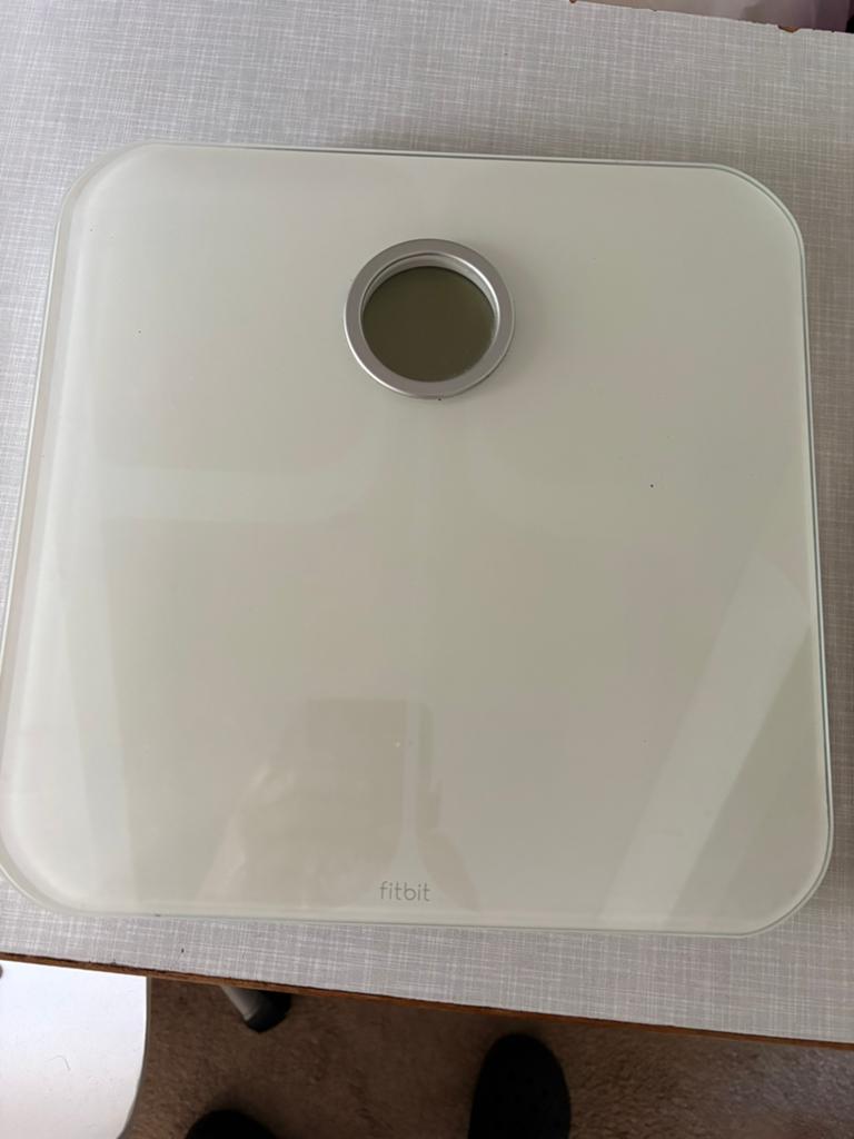 Fitbit FB201w personen weegschaal, Witgoed en Apparatuur, Weegschalen, Ophalen, 1 tot 500 gram, 100 kg of meer, Zo goed als nieuw