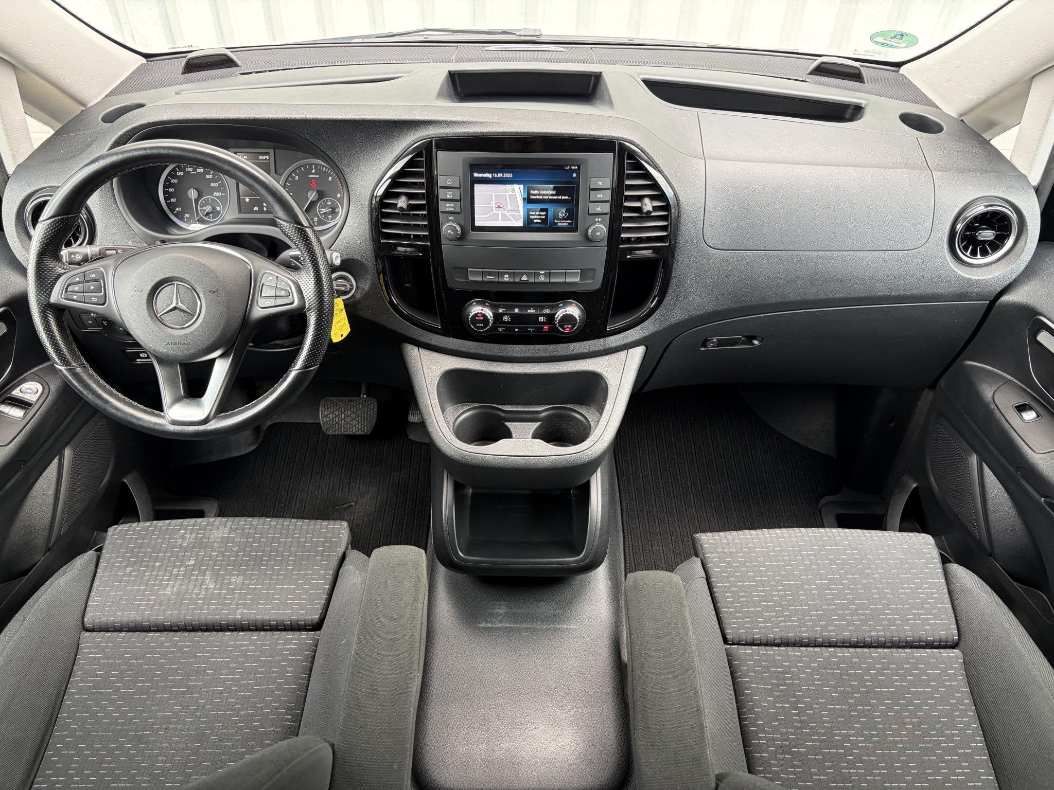 Mercedes-Benz Vito 116 CDI Lang DC Comfort / LED / Trekhaak, Automaat, Gebruikt, Euro 6, 2500 kg