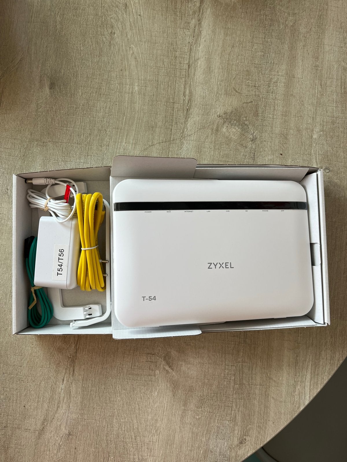 Nieuwe Zyxel T54 Internet Modem - Super Speed Optie, Computers en Software, Ophalen of Verzenden, Nieuw, Router met modem