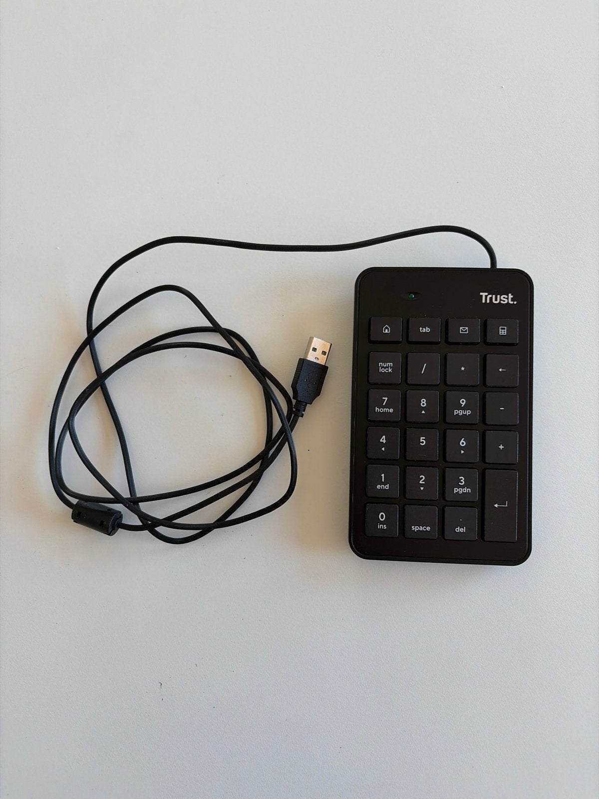 Trust numeriek toetsenbord, Computers en Software, Ophalen of Verzenden, Zo goed als nieuw, Bedraad