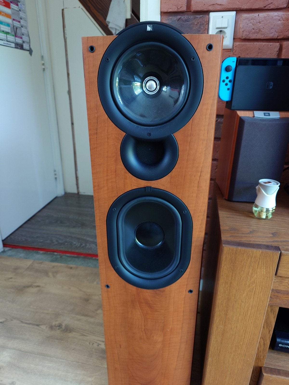 KEF Q7 Vloerstaande Luidspreker - Uitstekende Staat, Audio, Tv en Foto, Luidsprekers, Vloerstaande luidspreker, Inclusief kabels