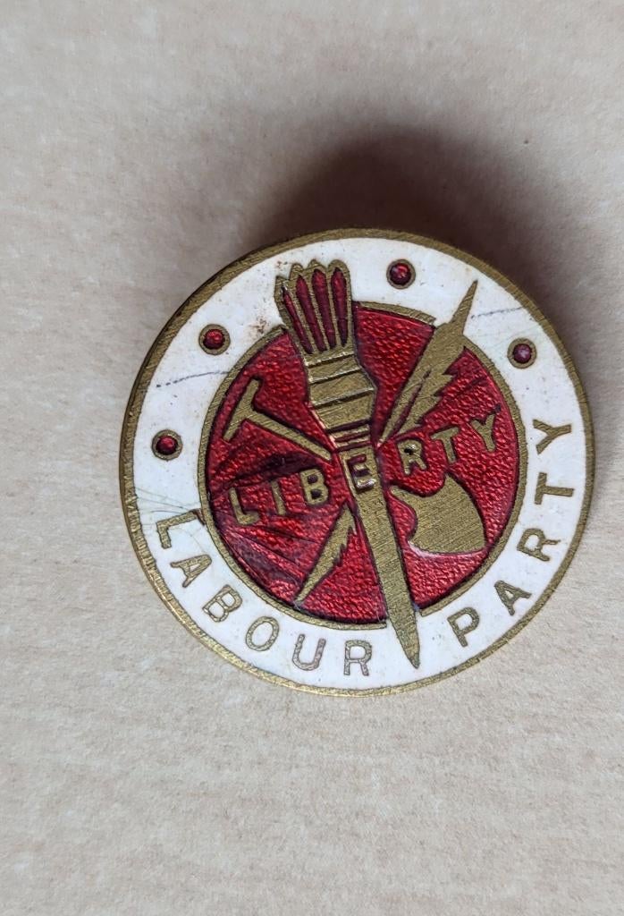 Politiek UK Liberty Labour Party broche, Verzamelen, Speldjes, Pins en Buttons, Gebruikt, Niet vindbaar, Niet vindbaar, Speldje of Pin