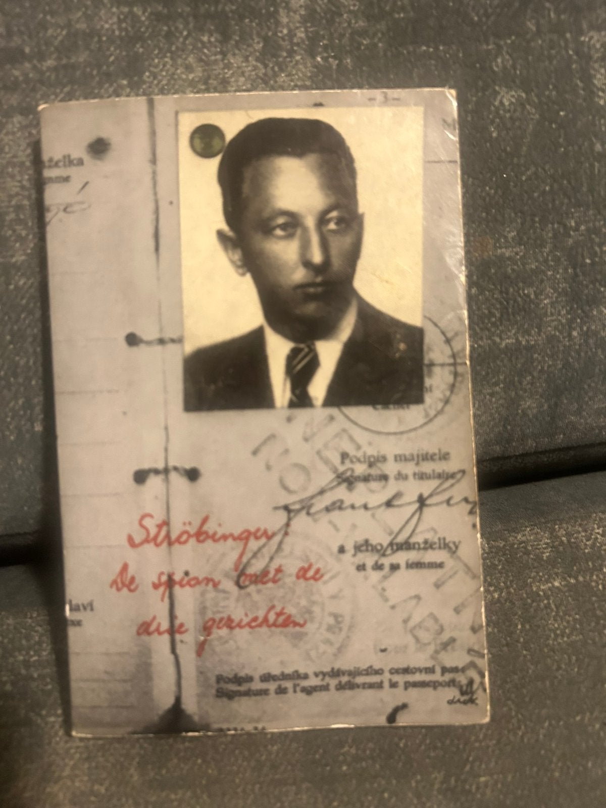 WOII DE SPION MET DRIE GEZICHTEN Strobinger 1965, Verzenden, Tweede Wereldoorlog, Gelezen