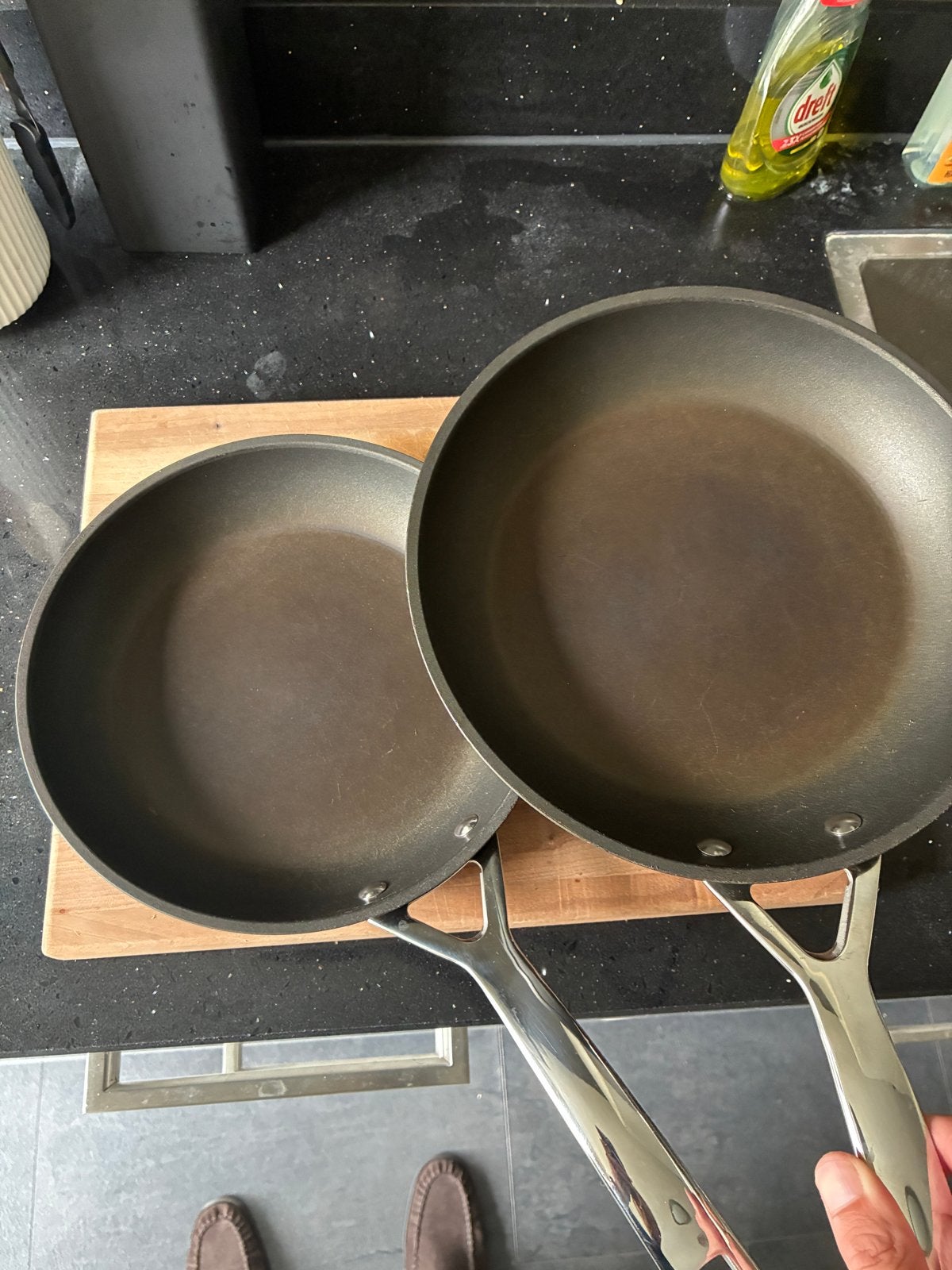 Le Creuset Koekenpannen - Set van 2 (24cm), Huis en Inrichting, Keuken | Potten en Pannen, Ophalen, Gebruikt, Antiaanbaklaag, Le Creuset