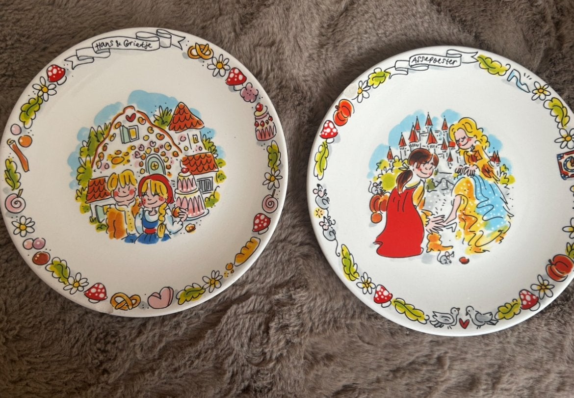 2 Efteling Blond Amsterdam sprookjesborden (2 stuks), Keramiek, Ophalen of Verzenden, Zo goed als nieuw, Bord(en)