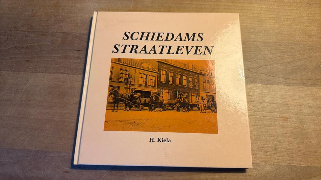 Schiedams straatleven, Boeken, Ophalen of Verzenden, Zo goed als nieuw