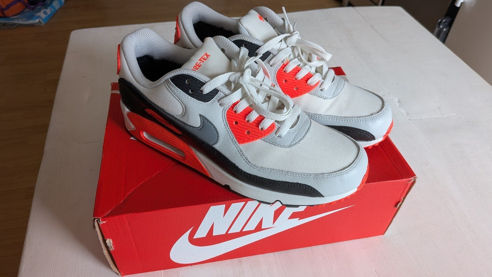 Nike air max 90 GTX gore tex infrared 43 us 9.5, Kleding | Heren, Schoenen, Ophalen of Verzenden, Nieuw, Overige kleuren