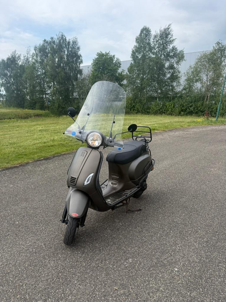 AGM VX50 2020 Brom Scooter Geel Kenteken, Fietsen en Brommers, Dion, Benzine, Dion, Ophalen
