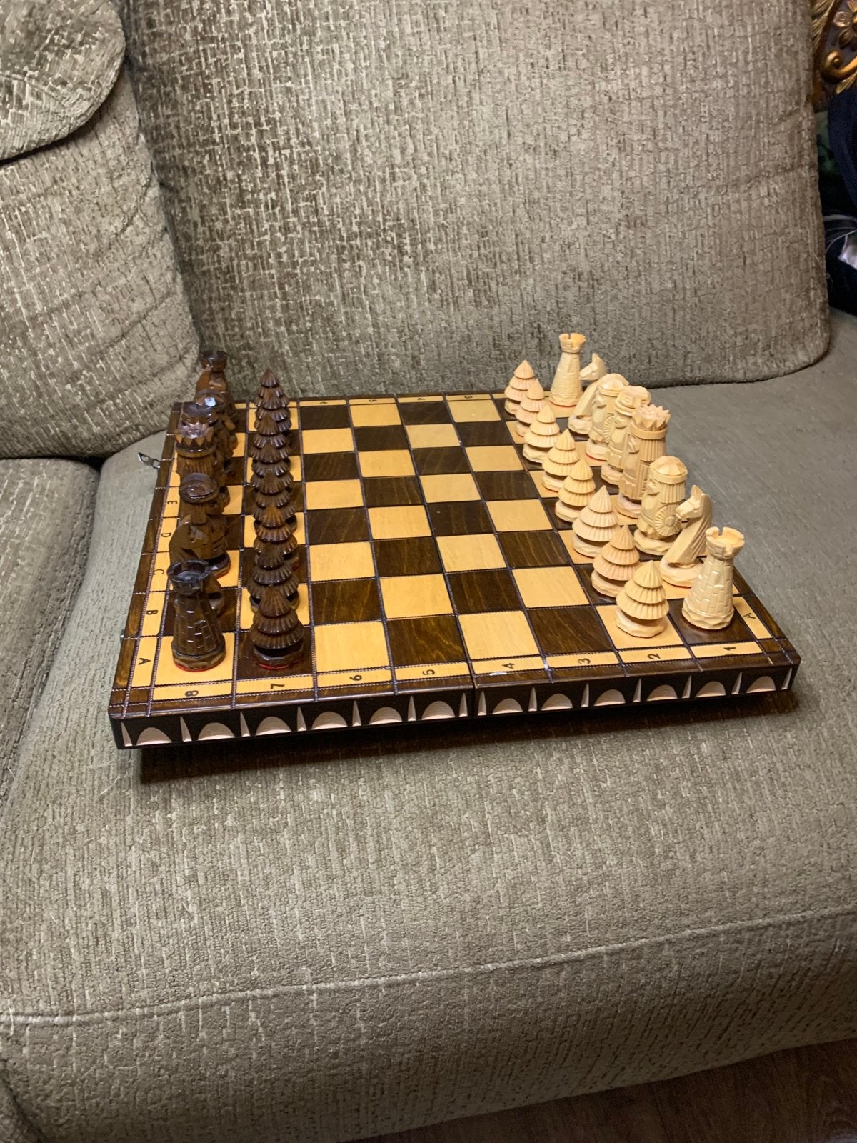 Houten schaakspel met handgesneden stukken, Ophalen of Verzenden, Zo goed als nieuw