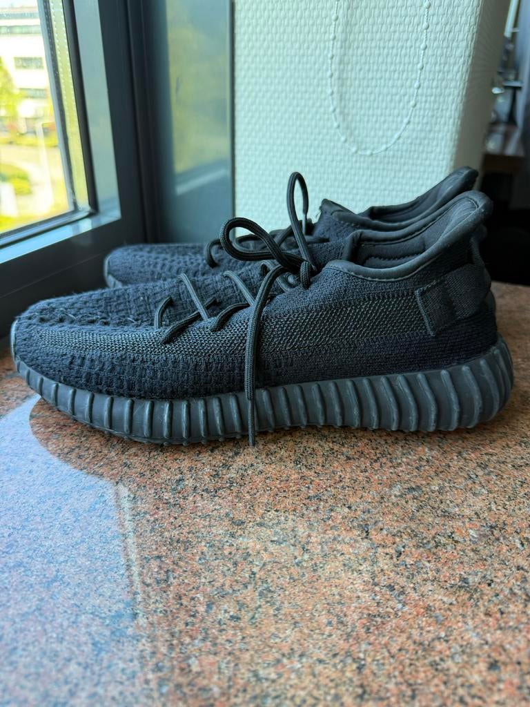 Adidas Yeezy Boost 350 V2 Core Black ,maat 40, Ophalen of Verzenden, Gedragen, Zwart, Sneakers of Gympen