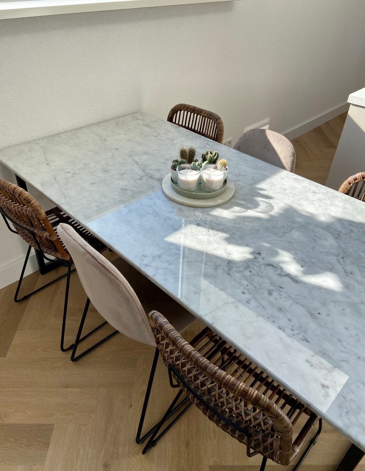 Marmeren eettafel met metalen onderstel 180x100, Huis en Inrichting, Ophalen, 50 tot 100 cm, Zo goed als nieuw, Vier personen