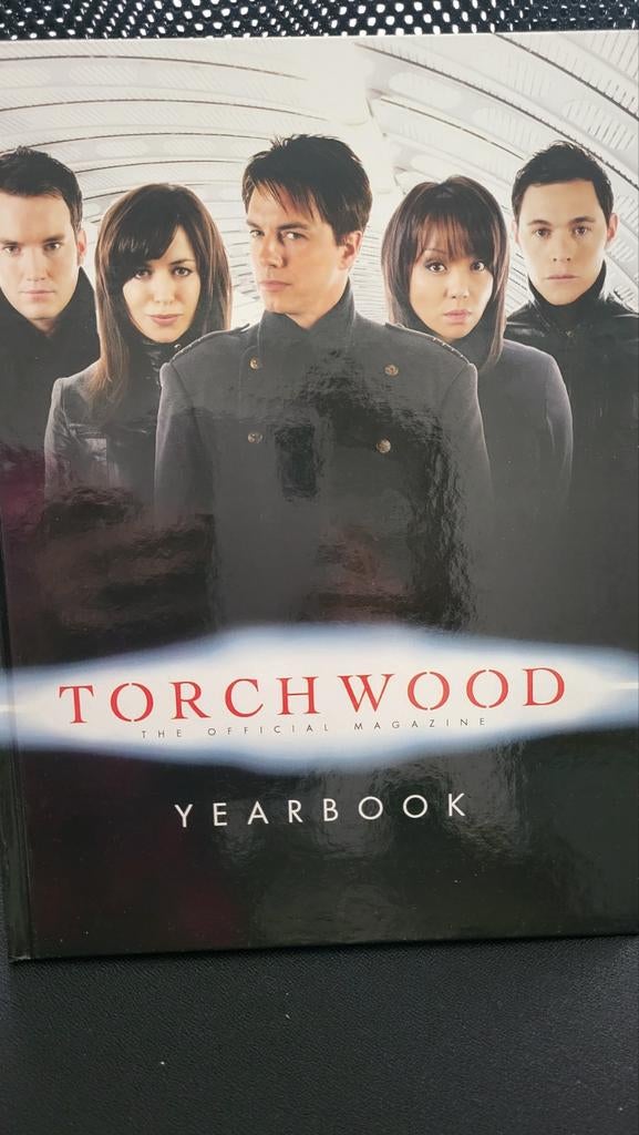 Torchwood Yearbook - The Official Magazine, Ophalen of Verzenden, Zo goed als nieuw, Diverse auteurs, Tv-serie
