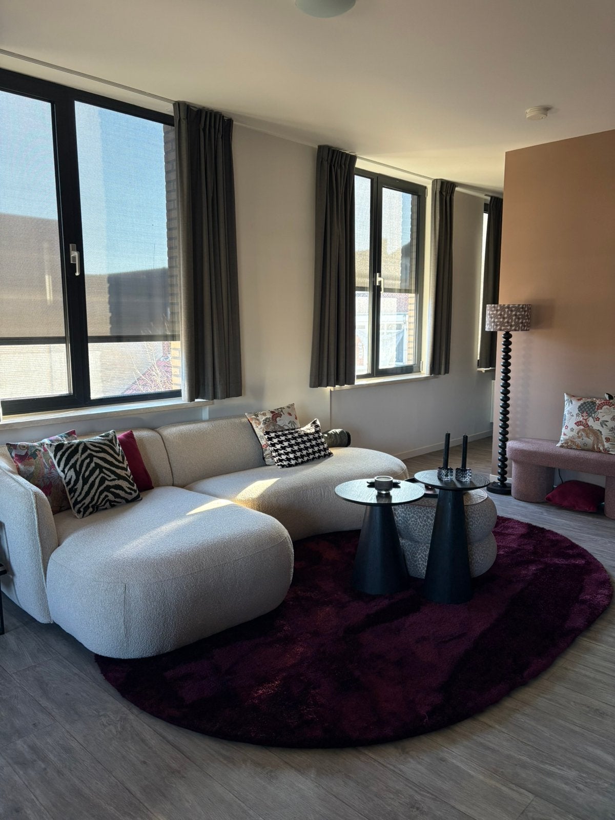 Ross 47 Ovaal Bordeaux vloerkleed, Huis en Inrichting, Stoffering | Tapijten en Kleden, Ophalen, Modern interieur, 200 cm of meer