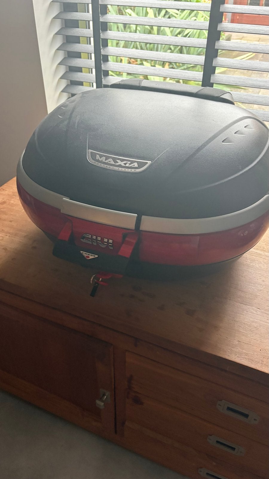 Givi Maxia Monokey Systeem Topkoffer met sleutels en bevesti, Motoren, Ophalen, Gebruikt