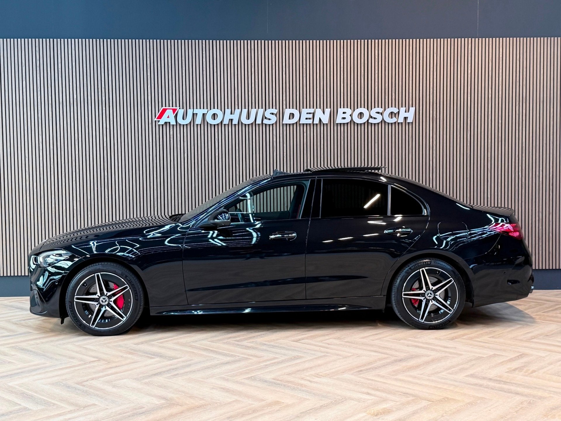 Mercedes-Benz C-klasse 300 e AMG Line 313PK - Burmester, Auto's, Automaat, Achterwielaandrijving, 4 cilinders, 167 km/l