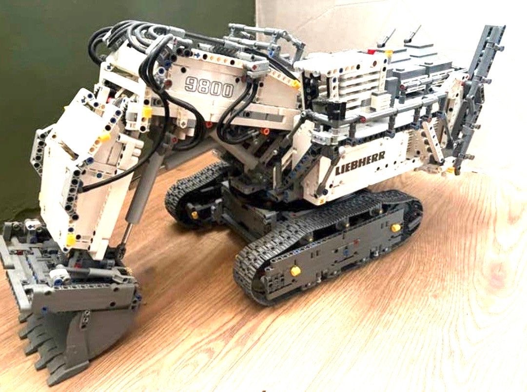LEGO Technic Liebherr R 9800 Graafmachine (42100), Ophalen of Verzenden, Zo goed als nieuw, Overige merken
