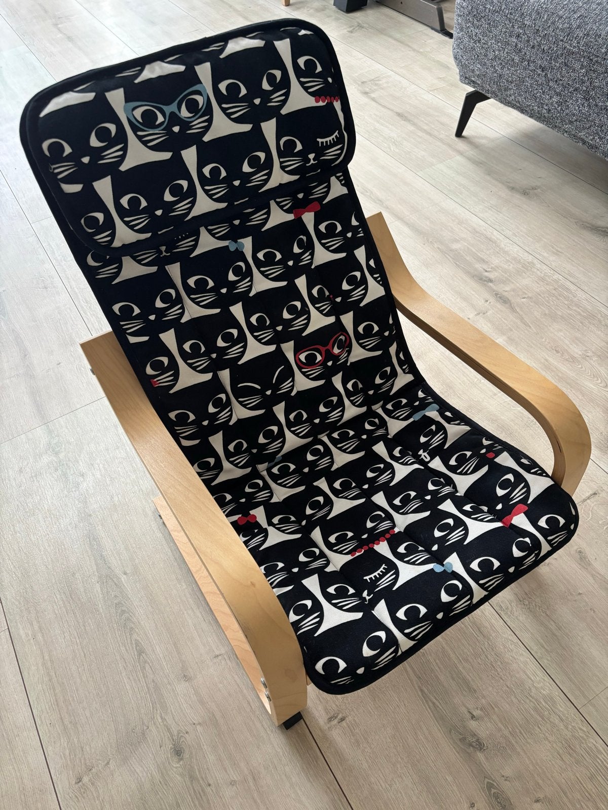 IKEA Poäng stoel met kattenprint kussen - Zo goed als nieuw, Ophalen, Zwart, Zo goed als nieuw, Eén