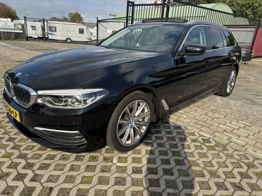 BMW 5 Serie Touring 540i xD High Exe (bj 2017, automaat), Automaat, Gebruikt, Euro 6, Zwart