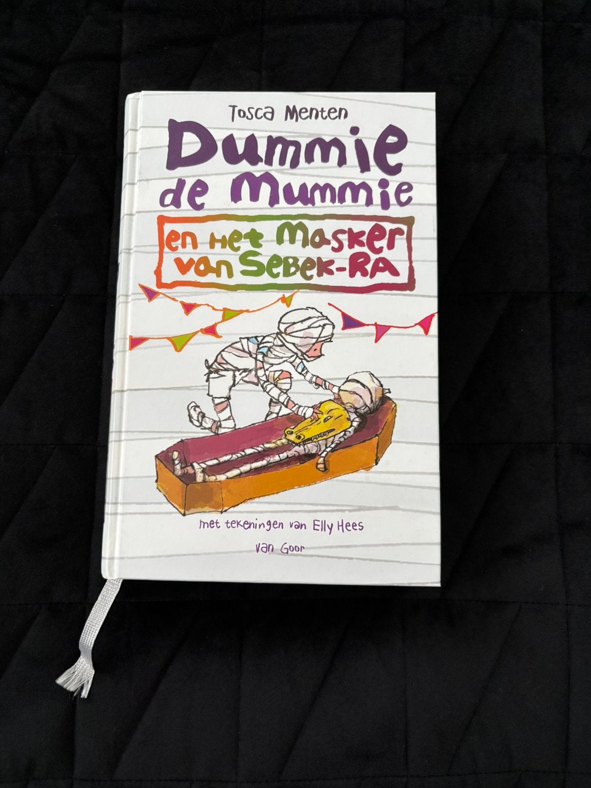 Dummie de mummie en het masker van Sebek-Ra - Tosca Menten, Boeken, Ophalen of Verzenden, Zo goed als nieuw, Tosca Menten, Fictie algemeen