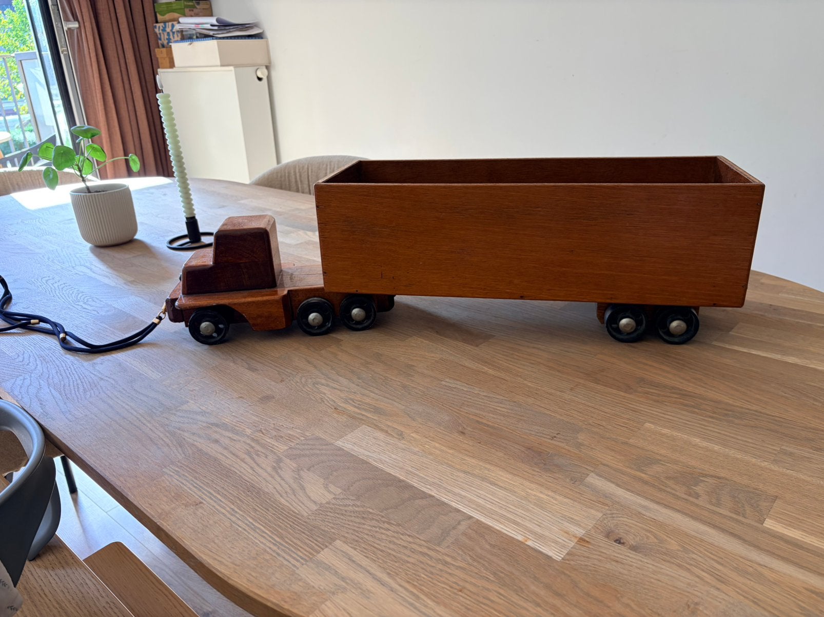 Grote houten vrachtwagen met trekkoord, Ophalen, Gebruikt
