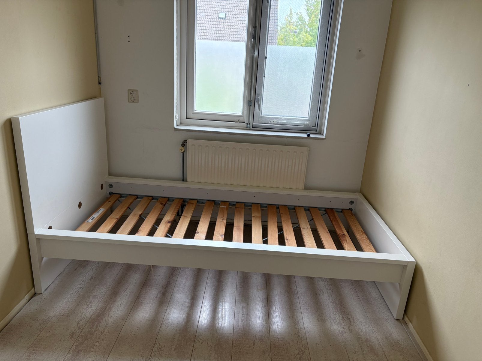 Ikea bed 90x200 Malm wit, Huis en Inrichting, Slaapkamer | Bedden, Ophalen, Wit, Tweepersoons, 140 cm