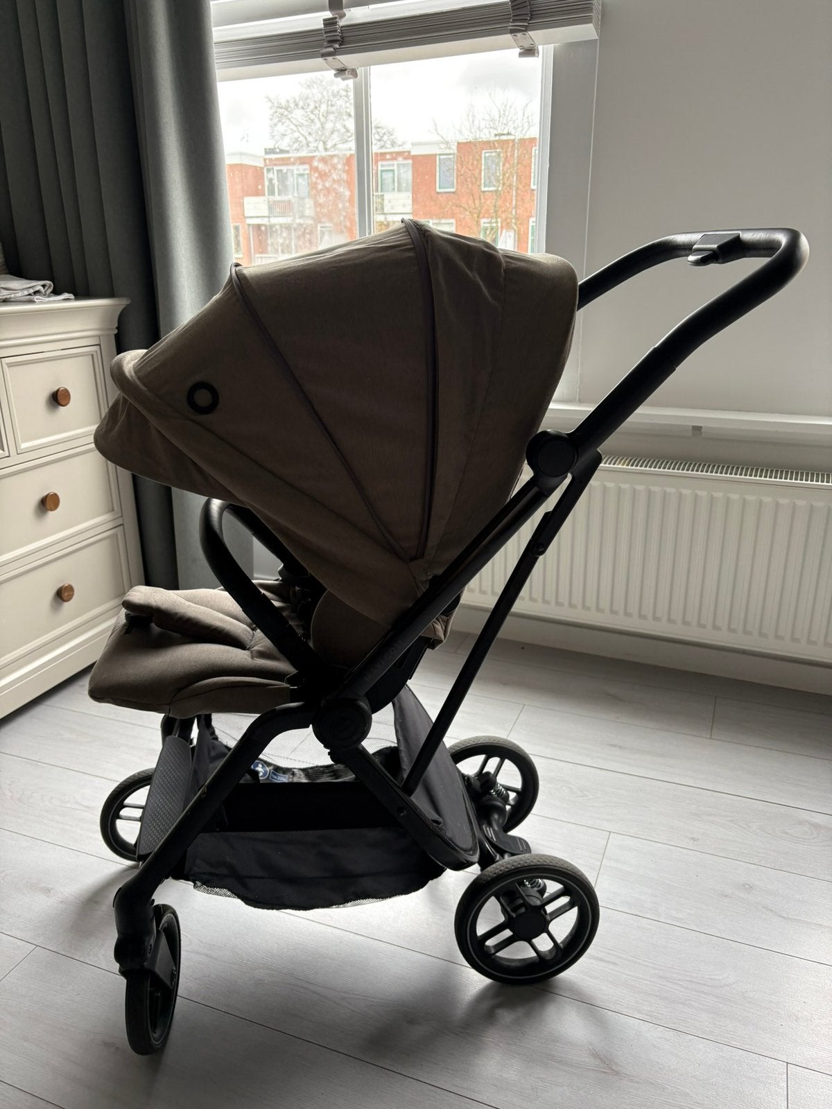 Buggy Maxi-Cosi Leona² Twillic Truffle, Ophalen, Zo goed als nieuw, Maxi-Cosi, Zonnekap