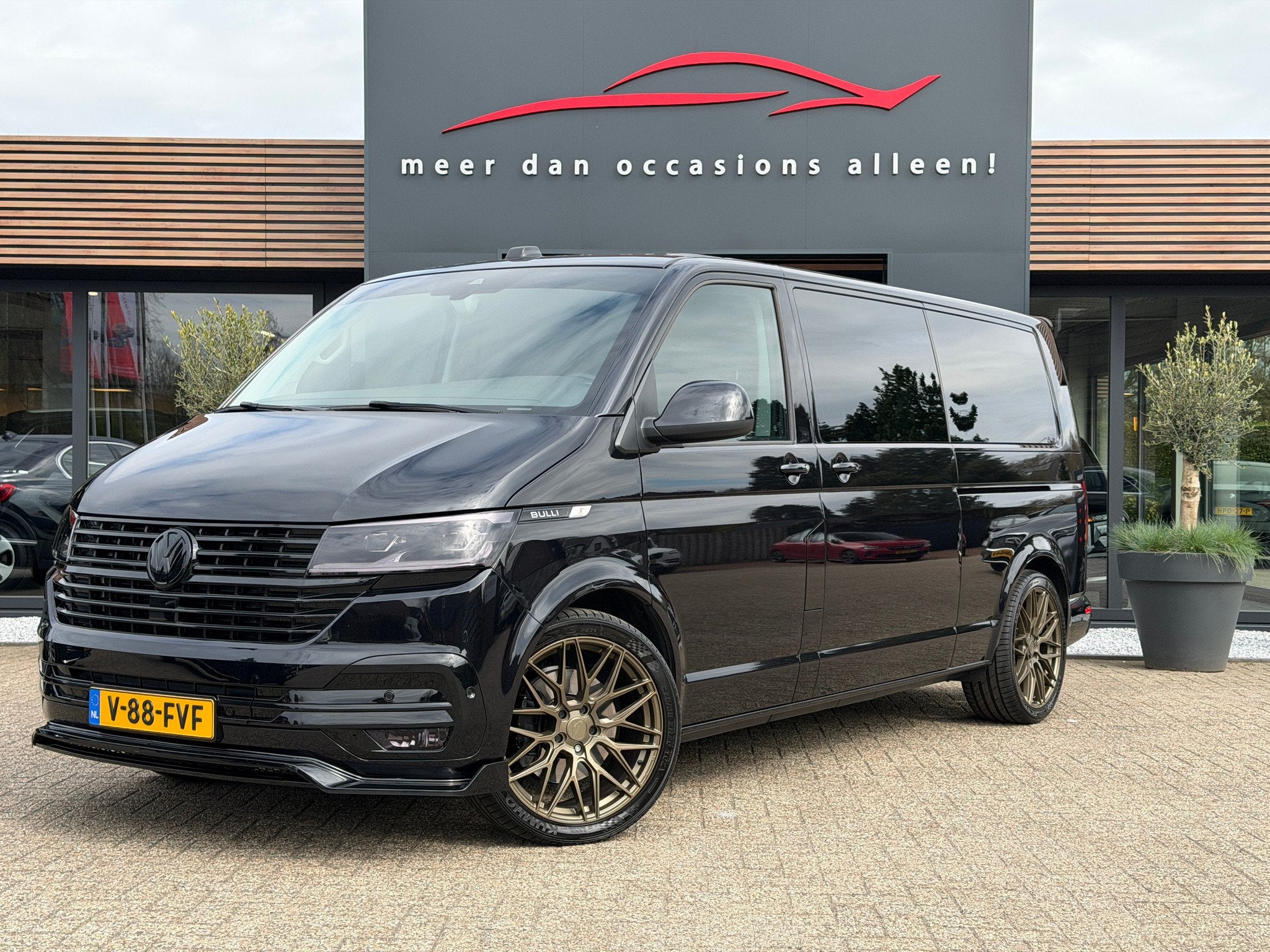 Volkswagen Transporter Bulli L2H1 30 2.0 TDI 204PK BULLI - E, Auto's, Gebruikt, Euro 6, 4 cilinders, Volkswagen