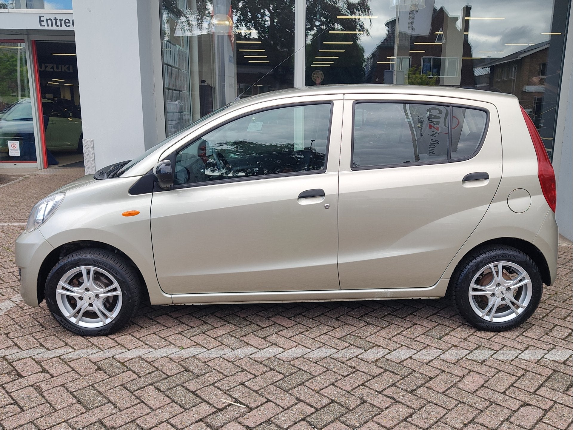 Daihatsu Cuore 1.0 CLEVER S Airco | Trekhaak | Lichtmetalen, Voorwielaandrijving, Euro 5, Stof, 18 €/maand
